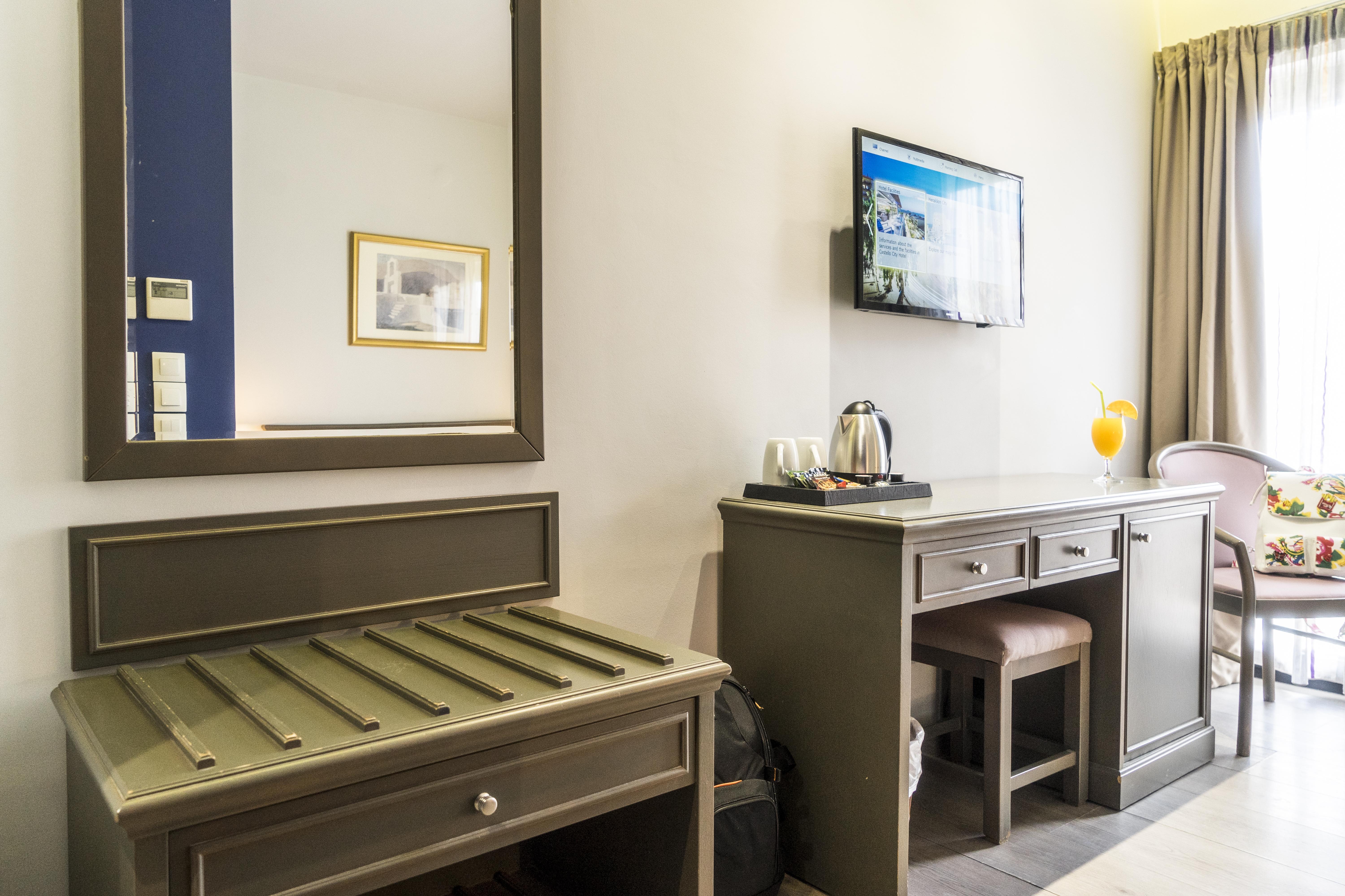 Castello City Hotel Heraklion  ภายนอก รูปภาพ