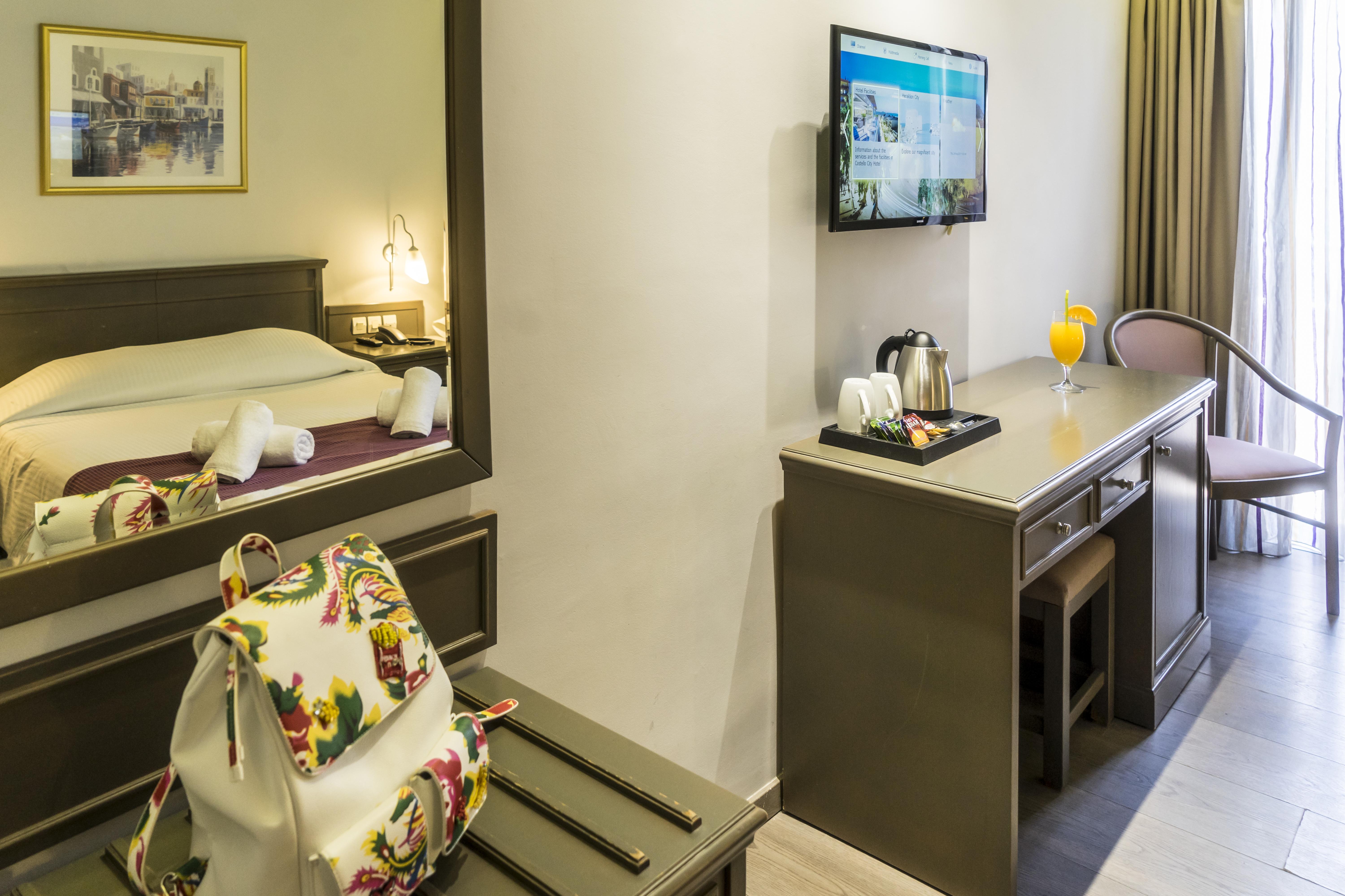Castello City Hotel Heraklion  ภายนอก รูปภาพ