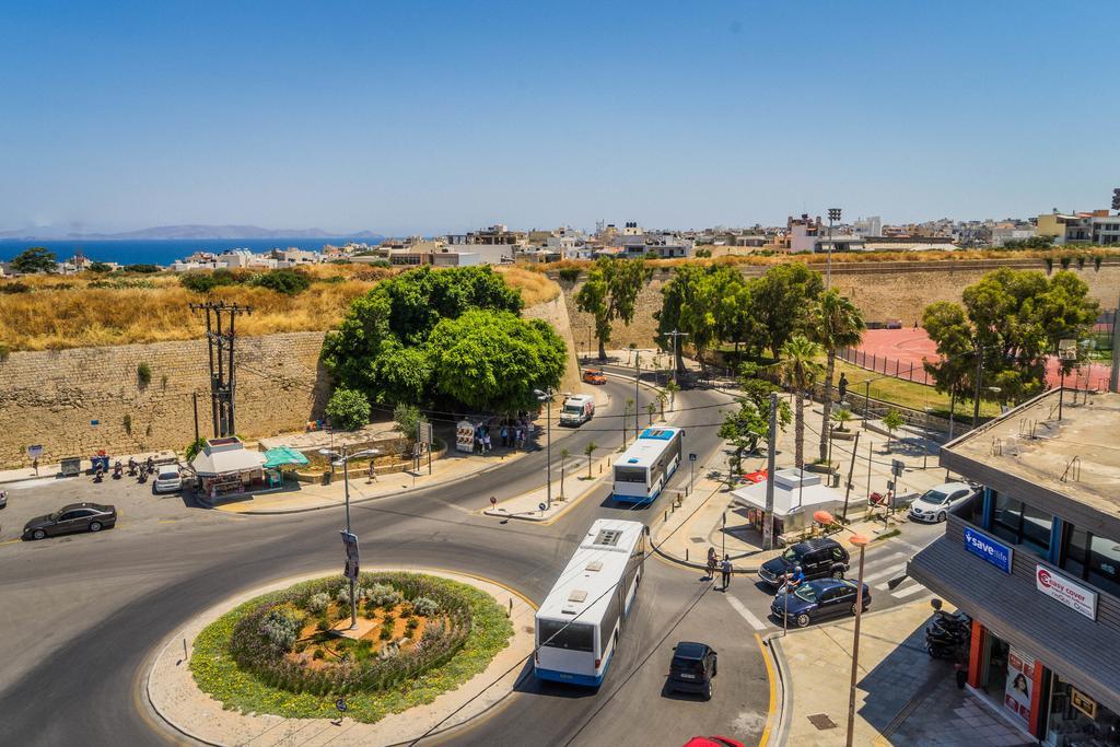 Castello City Hotel Heraklion  ภายนอก รูปภาพ